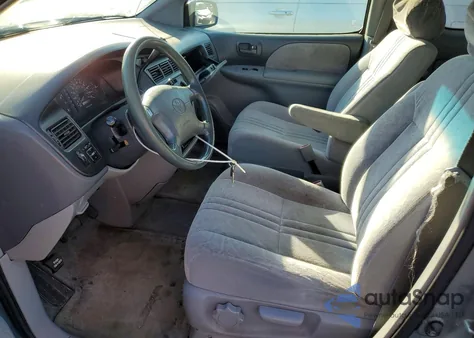 1998 Toyota Sienna Le from USA, damaged, VIN 4T3ZF13C2WU066913